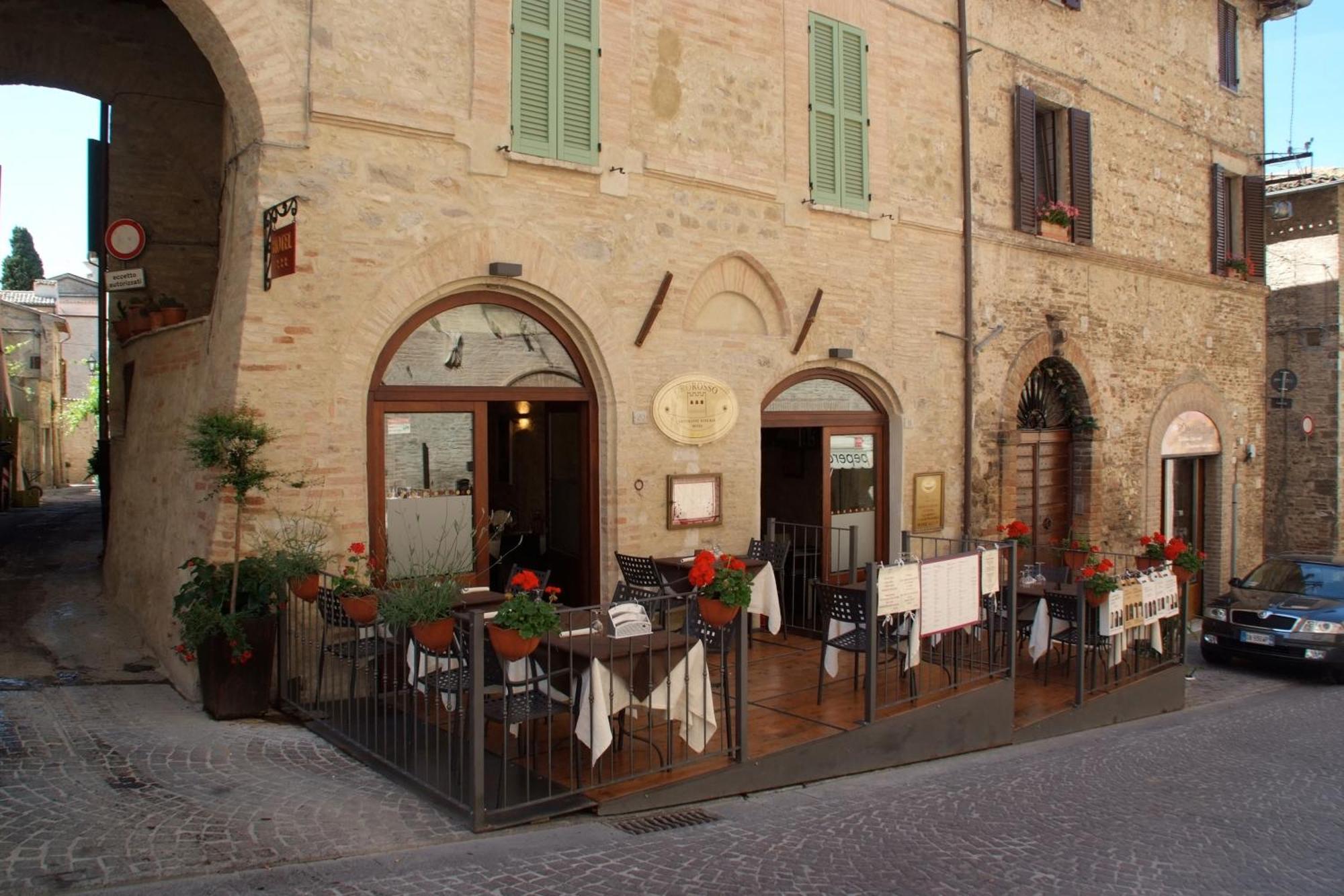 Oro Rosso Hotel Ristorante Монтефалько Екстер'єр фото